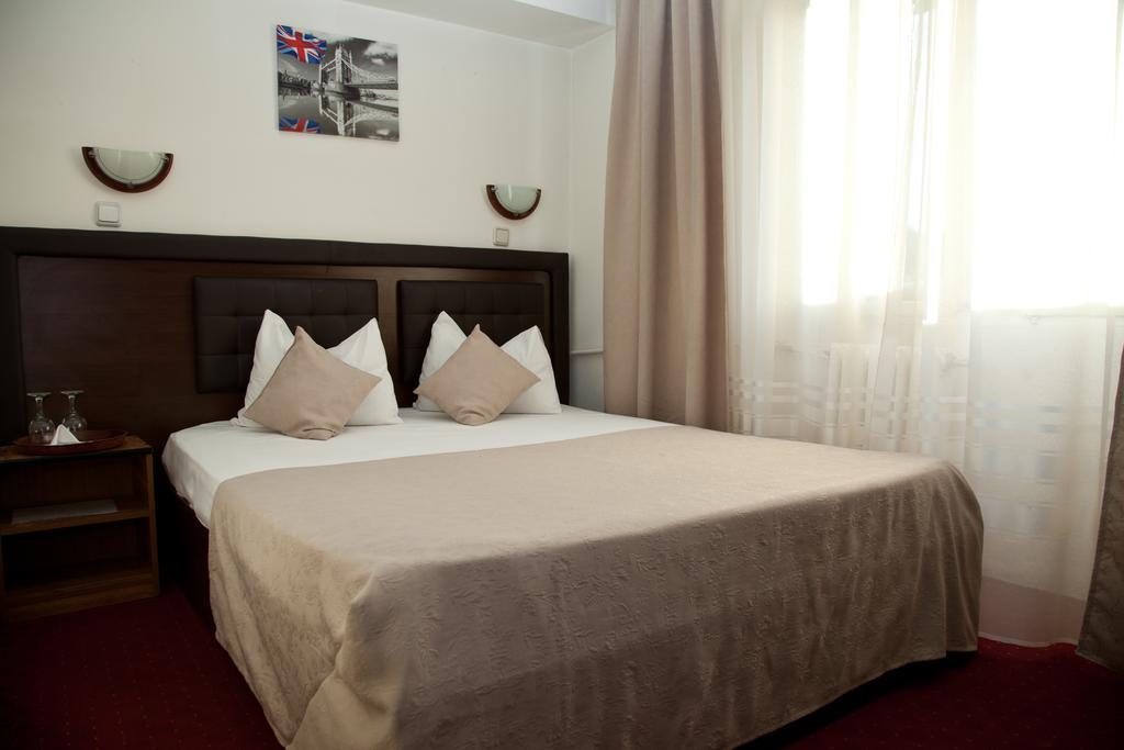 Hotel Metropol Piteşti Quarto foto